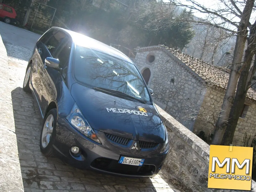 Mitsubishi Grandis, prova su strada