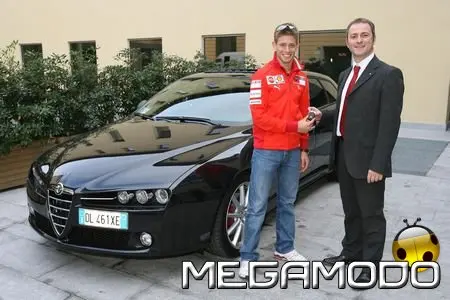 Casey Stoner riceve la sua Alfa 159 Sportwagon TI