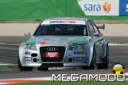 Gianni Morbidelli festeggia il tricolore Superstars