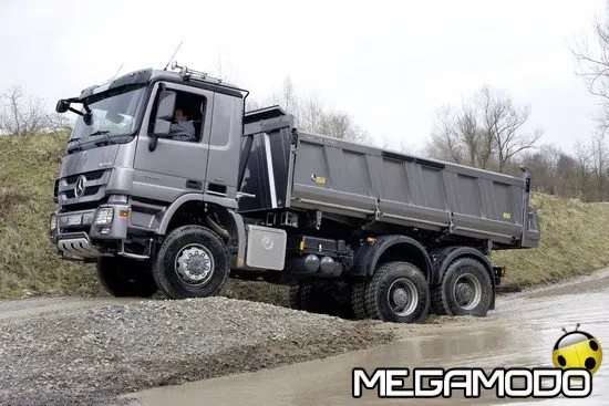 Nuovo Mercedes-Benz Actros cantiere