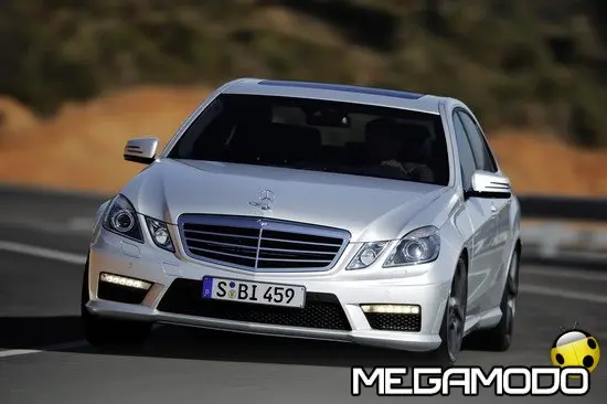 Nuova E 63 AMG, tecnologia sportiva senza compromessi