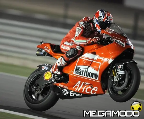 Casey Stoner ottiene la pole position nel Gran Premio del Qatar