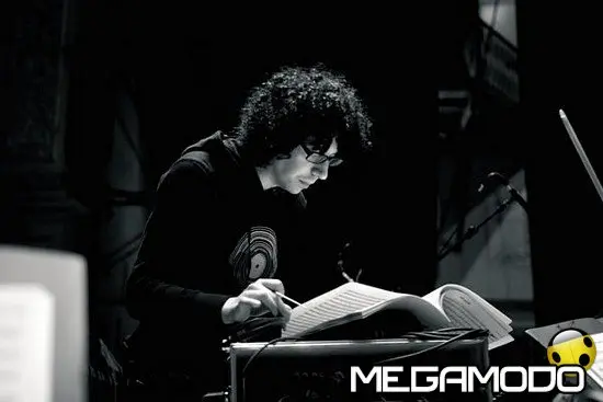 Giovanni Allevi in Piazza Plebiscito a Napoli in piano solo