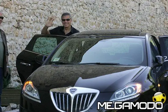 George Clooney con Lancia per L'Aquila