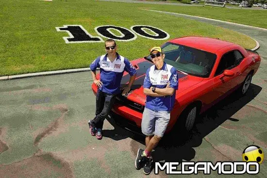 Valentino Rossi e Jorge Lorenzo su Dodge Challenger SRT8 