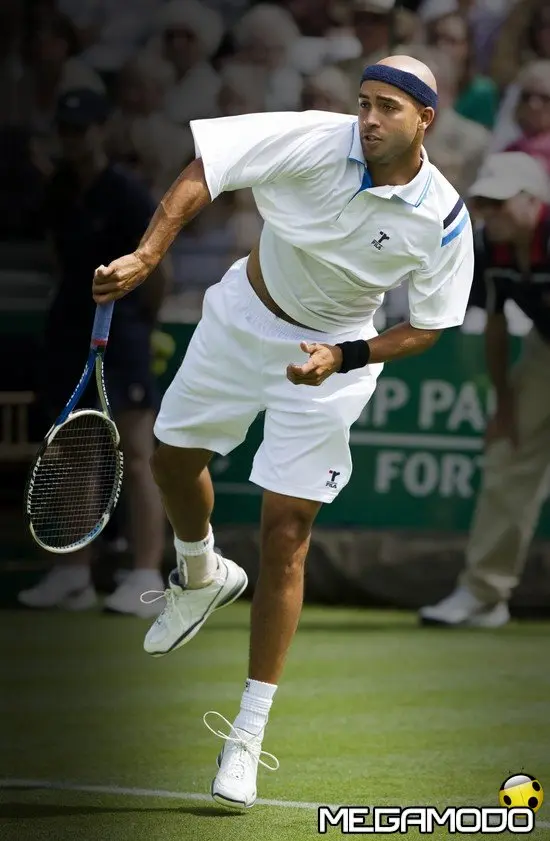 James Blake con il team di designer Fila