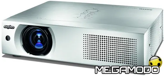Sanyo PLC-XU106, nuovo videoproiettore compatto