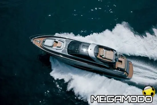 A Cannes Riva 86' Domino