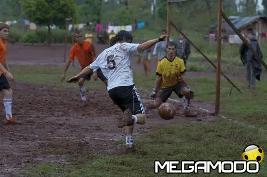 Sette emozionanti incontri di calcio alla luce del tramonto    