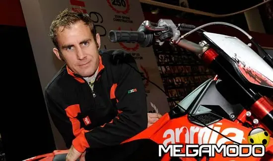 Josh Coppins per Aprilia al Mondiale MX1 2010