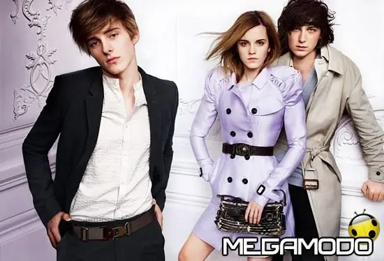 In diretta streaming 3D la sfilata Donna AI di Burberry