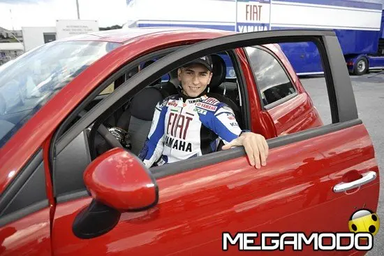 A Laguna Seca si celebra il successo di Fiat 500