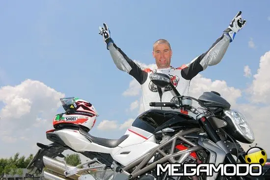 Marco Confortola sulla nuova MV Agusta Brutale 1090RR