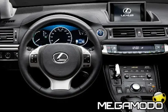 Lexus CT 200h a Parigi: qualità, sofisticatezza ed alta tecnologia