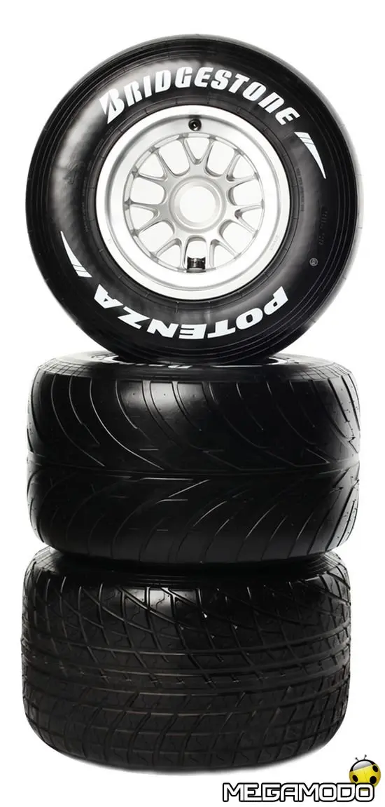 Sebastian Vettel trionfa ad Abu Dhabi con Bridgestone