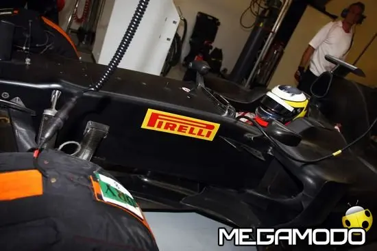 Produzione e logistica Pirelli degli pneumatici Formula Uno 2011