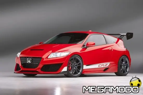 Rachel Galley, creatrice di un cappello futuristico con parti del CR-Z