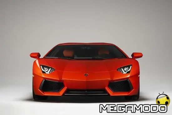 Lamborghini Aventador LP 700-4, il nuovo punto di riferimento tra le supersportive