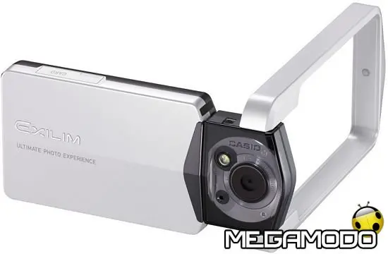 Casio EX-TR100, la nuova fotocamera digitale