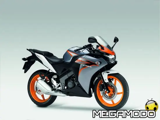 Honda CBR125R 2011, una nuova razza di 125cc sportiva 