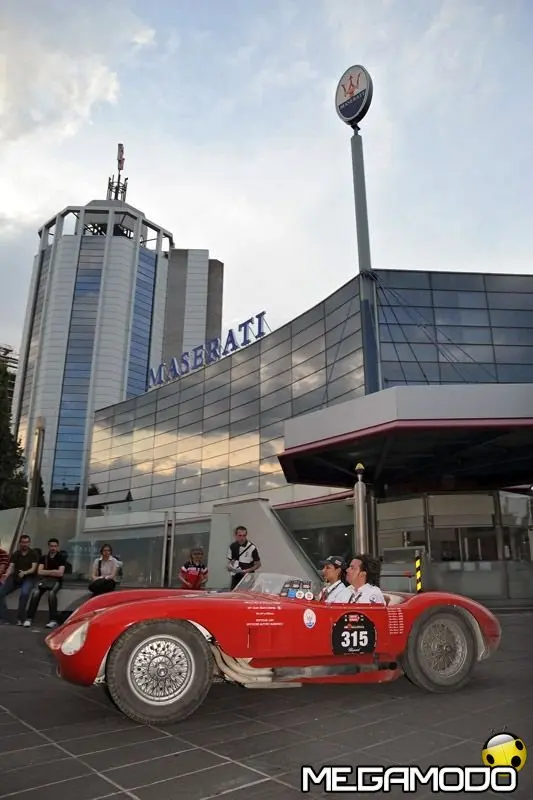 La Mille Miglia omaggia la Maserati