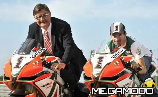 Geox in moto con Max Biaggi per una parteneship da numeri uno