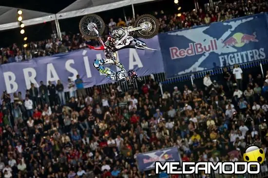 Red Bull X-Fighters World Tour 2011, a Roma i 12 campioni di motocross freestyle