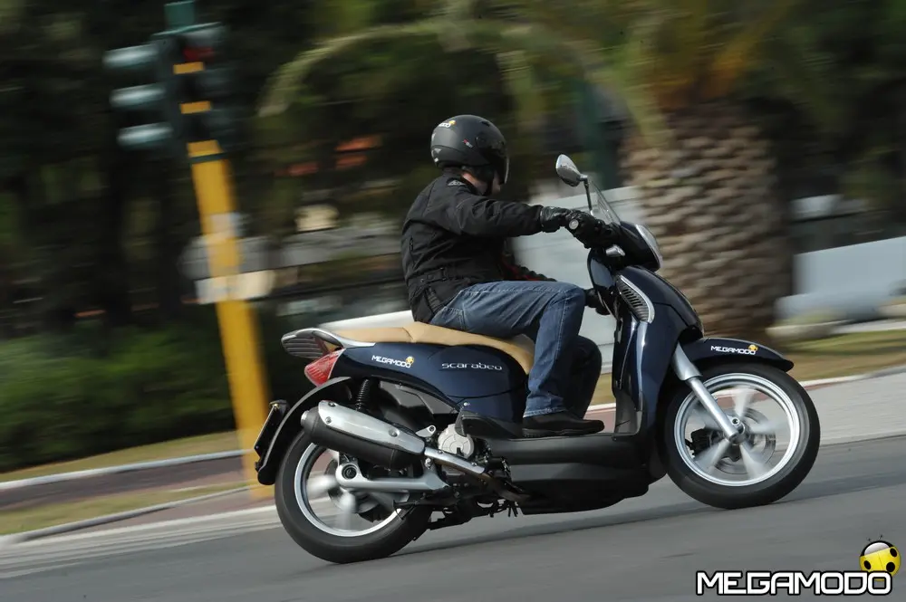 Nuovo Scarabeo 125/200 ie 2011, prova su strada