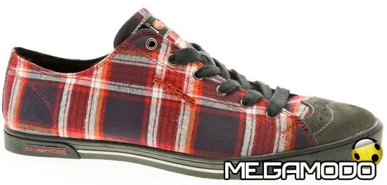 Energie interpreta la sneaker in chiave british
