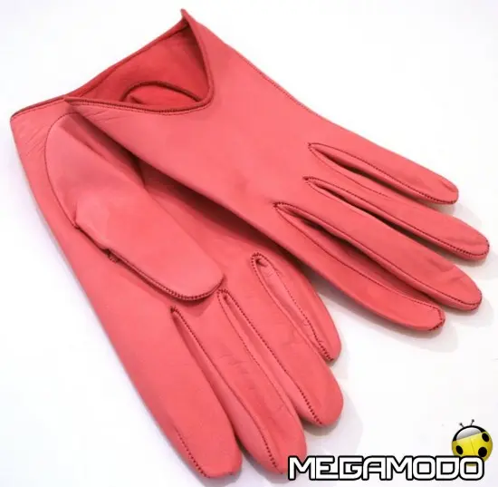 Sermoneta Gloves, stile deciso e fashion per la festa della mamma