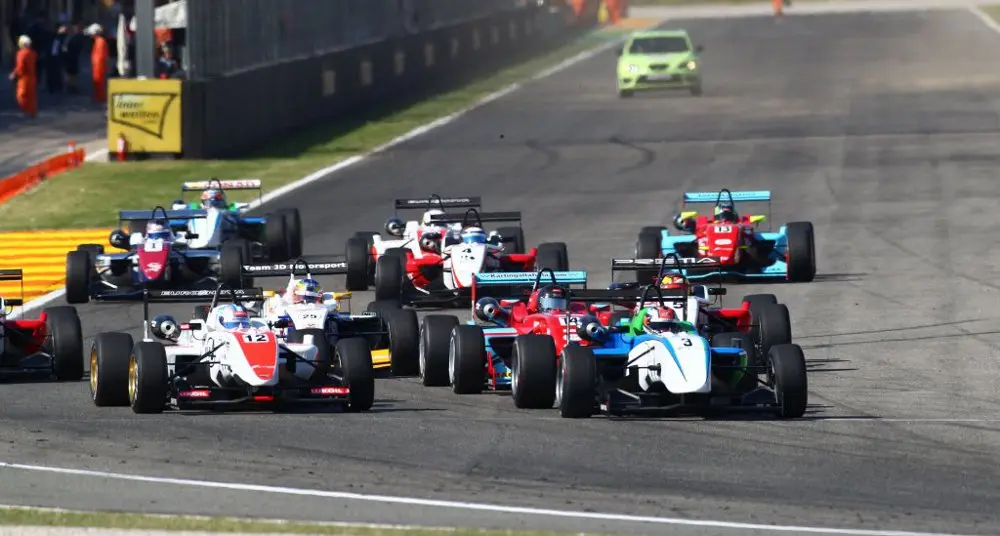 Italian Formula 3 European Series, Niederhauser vince la terza gara