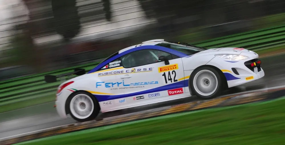 Davide Bertozzi e Marco Coldani segnano la prima pole del Trofeo Peugeot RCZ Racing Cup Italia 