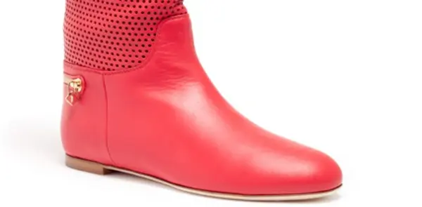 Calzature traforate a.testoni per la PE 2012