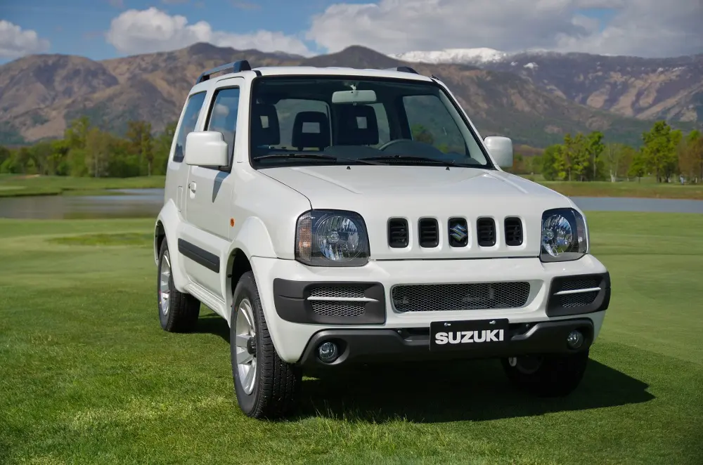 Jimny Shiro, nuovo look per il piccolo e versatile fuoristrada Suzuki