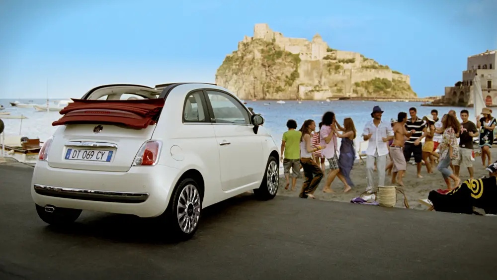 Fiat 500 collezione 2013, il carattere gioioso e solare della nuova gamma