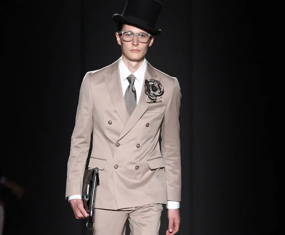 Daks presenta  la collezione P/E 2013 per un uomo dallo stile British