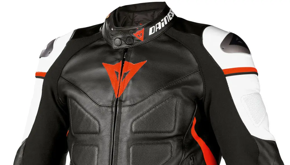 Avro di Dainese, la guida sportiva sicura e di tendenza