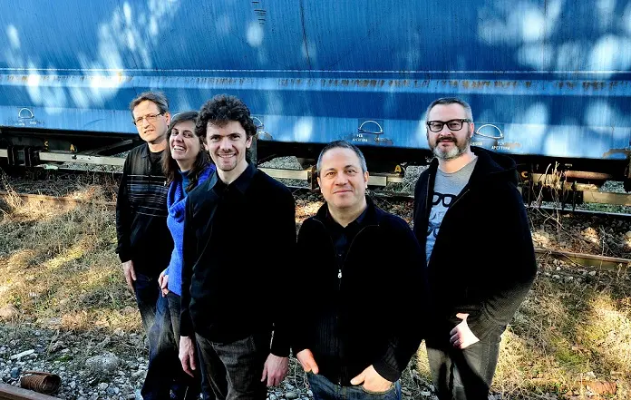 Domani sera Max De Aloe presenta Bjork on the moon a Busto Arsizio