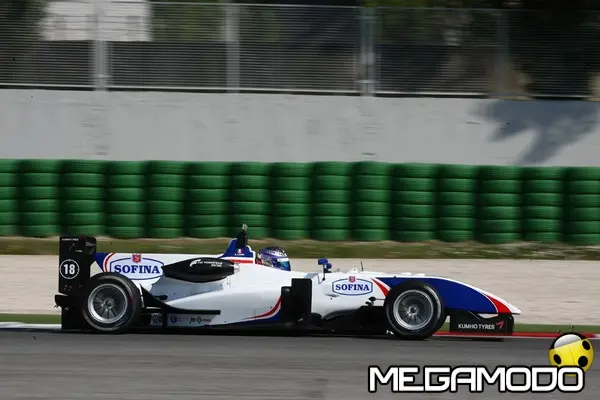 nicholas latifi in azione a misano