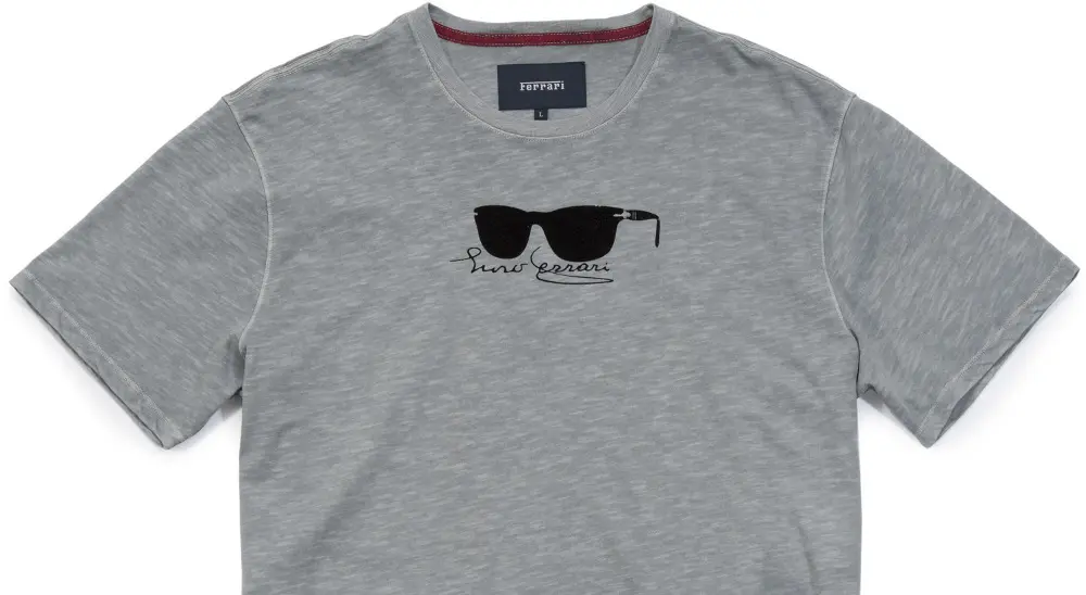 Una T-Shirt esclusiva dedicata a Enzo Ferrari