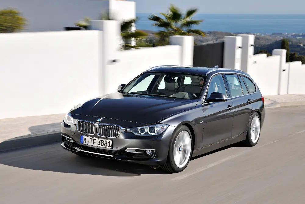 BMW Serie 3, potenza ed efficienza
