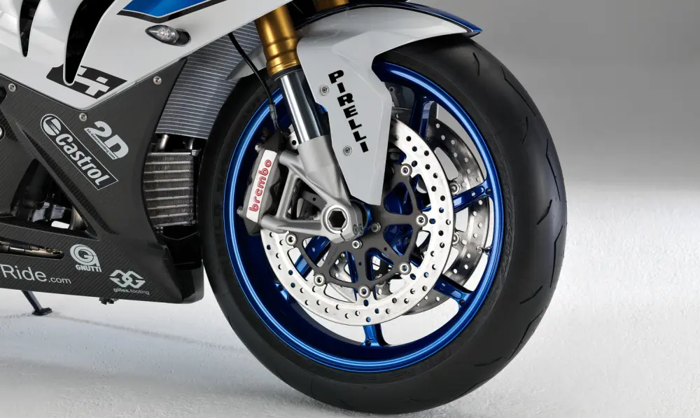 I nuovi Pirelli Diablo Supercorsa SP scelti per la BMW HP4