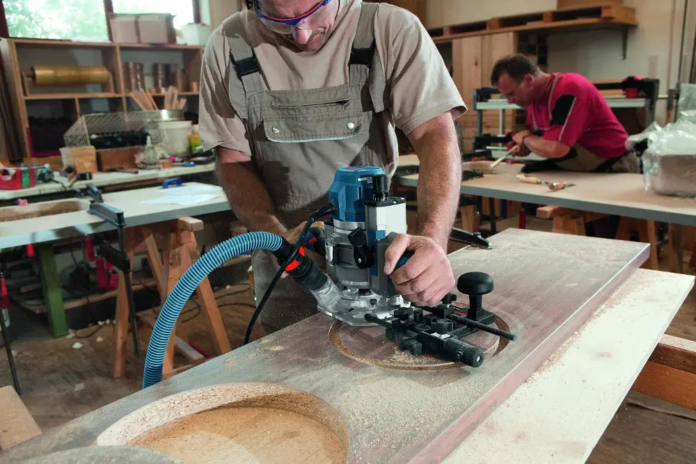 Da Bosch le nuove fresatrici verticali GOF 1600 CE e GMF 1600 CE 