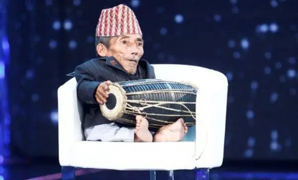 "Show dei Record": la cresta più alta, il pelo più lungo e l'uomo più basso