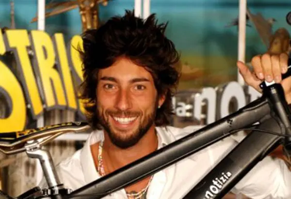 Striscia la Notizia, Vittorio Brumotti alla conquista dell'ottavo record del mondo