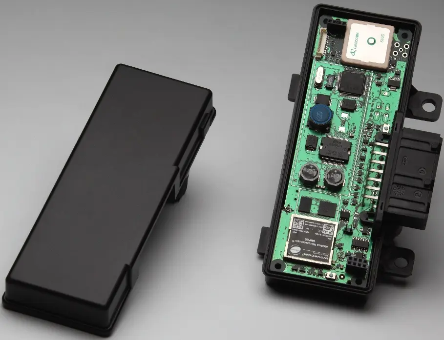 La scatola telematica di Magneti Marelli per il sistema Cyber Fleet di Pirelli 