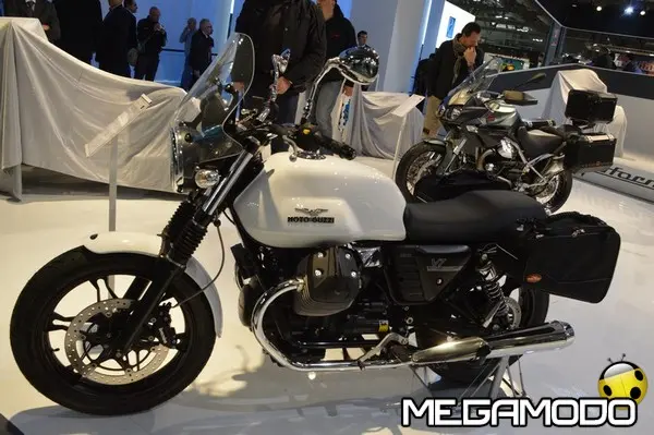 Nuova Moto Guzzi V7 Stone, Special e Racer: tra tradizione e modernità  - foto 2