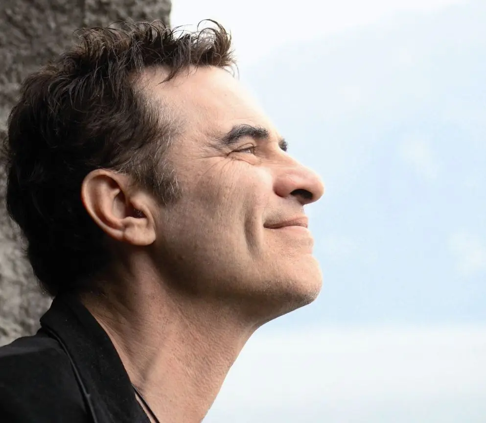 A Novara la grande canzone d'autore con la consegna delle targhe Tenco