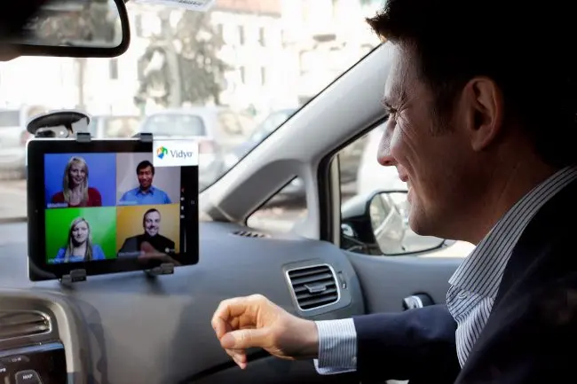 Vidyo porta la videoconferenza su Kia Cee'd Sportswagon, l'auto si trasforma in ufficio 
