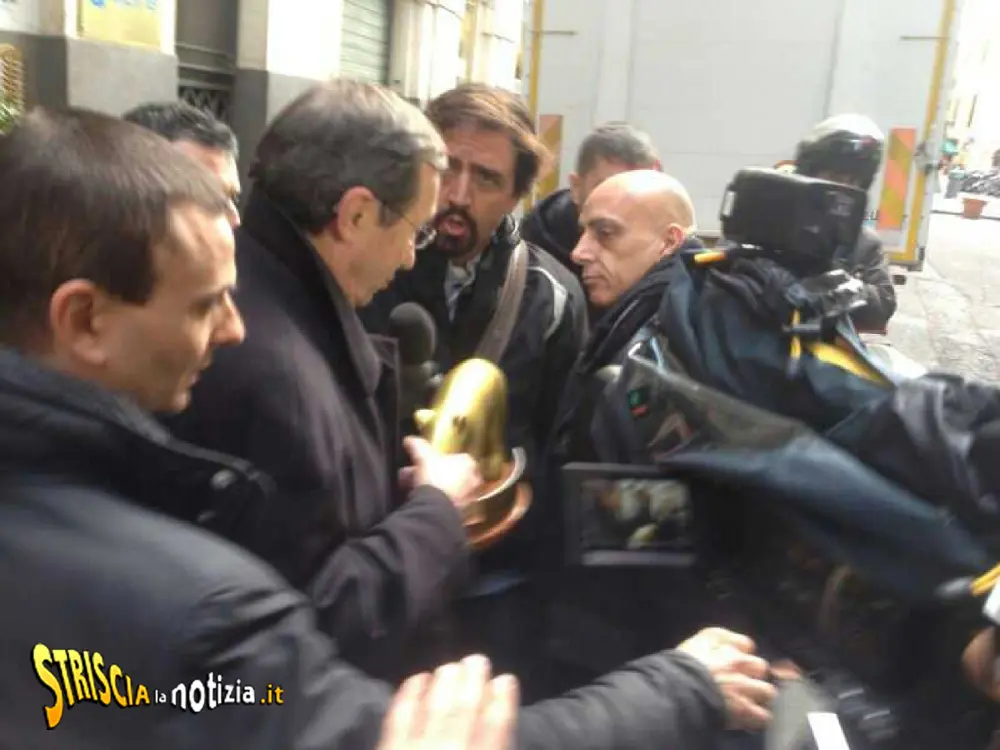 Striscia la Notizia: Tapiro D'oro a Gianfranco Fini